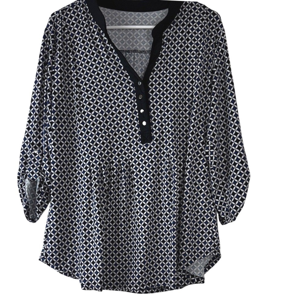 Womens Geometric Print Tunic Top 3/4 Sleeve V Neck Button Accent Casual